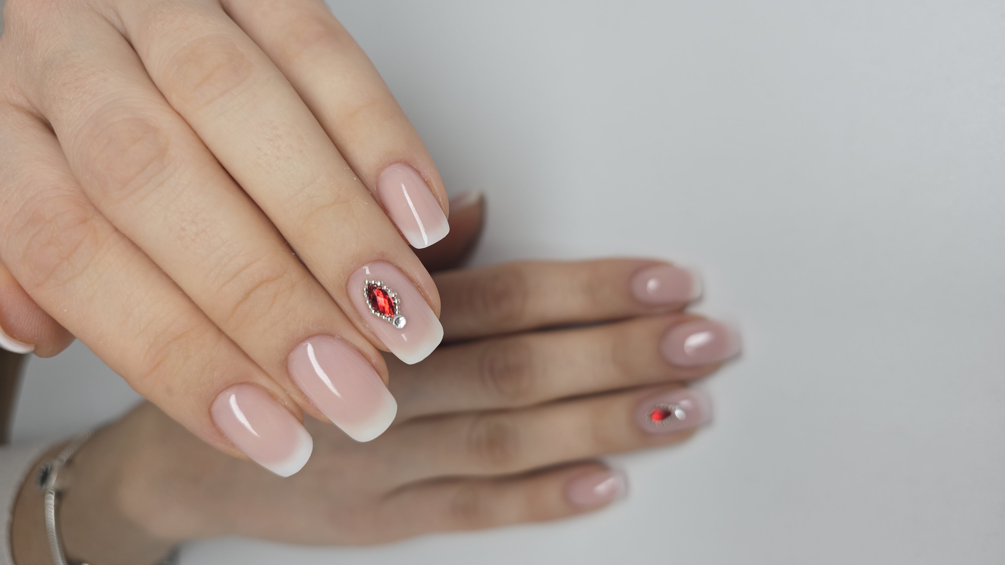 stylizacja paznokci Żywiec – soft french