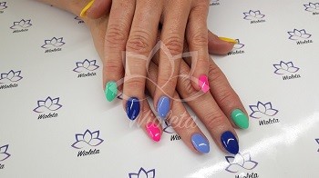 Rainbow nails - paznokcie w kolorze tęczy