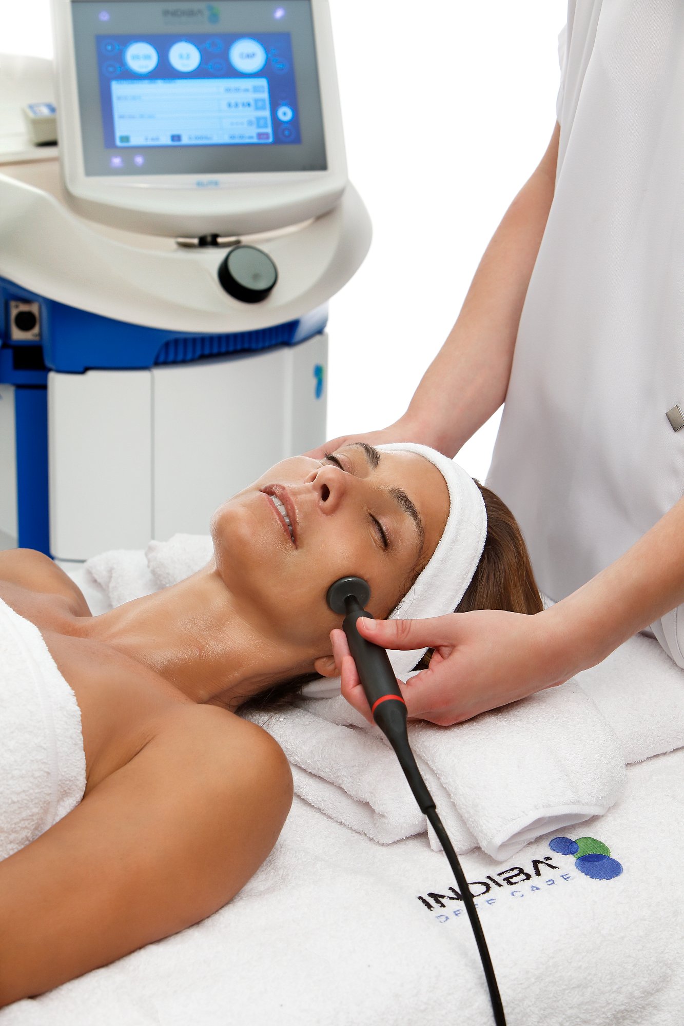 Indiba Activ na twarz i dekolt – Salon Wioleta